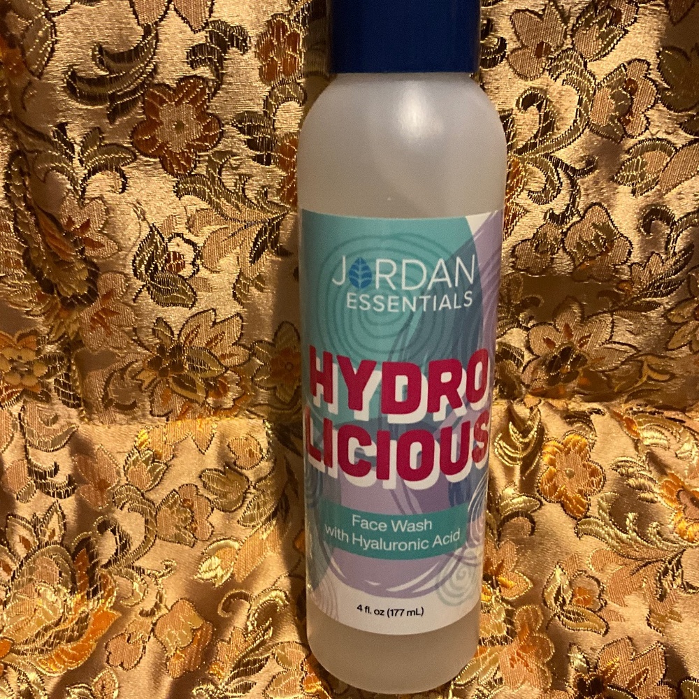 Hydrolicious Face Wash - Jordan Essentials